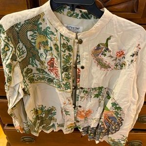Nice Asian style blouse with fancy snap closure and snap elbow length sleves.
